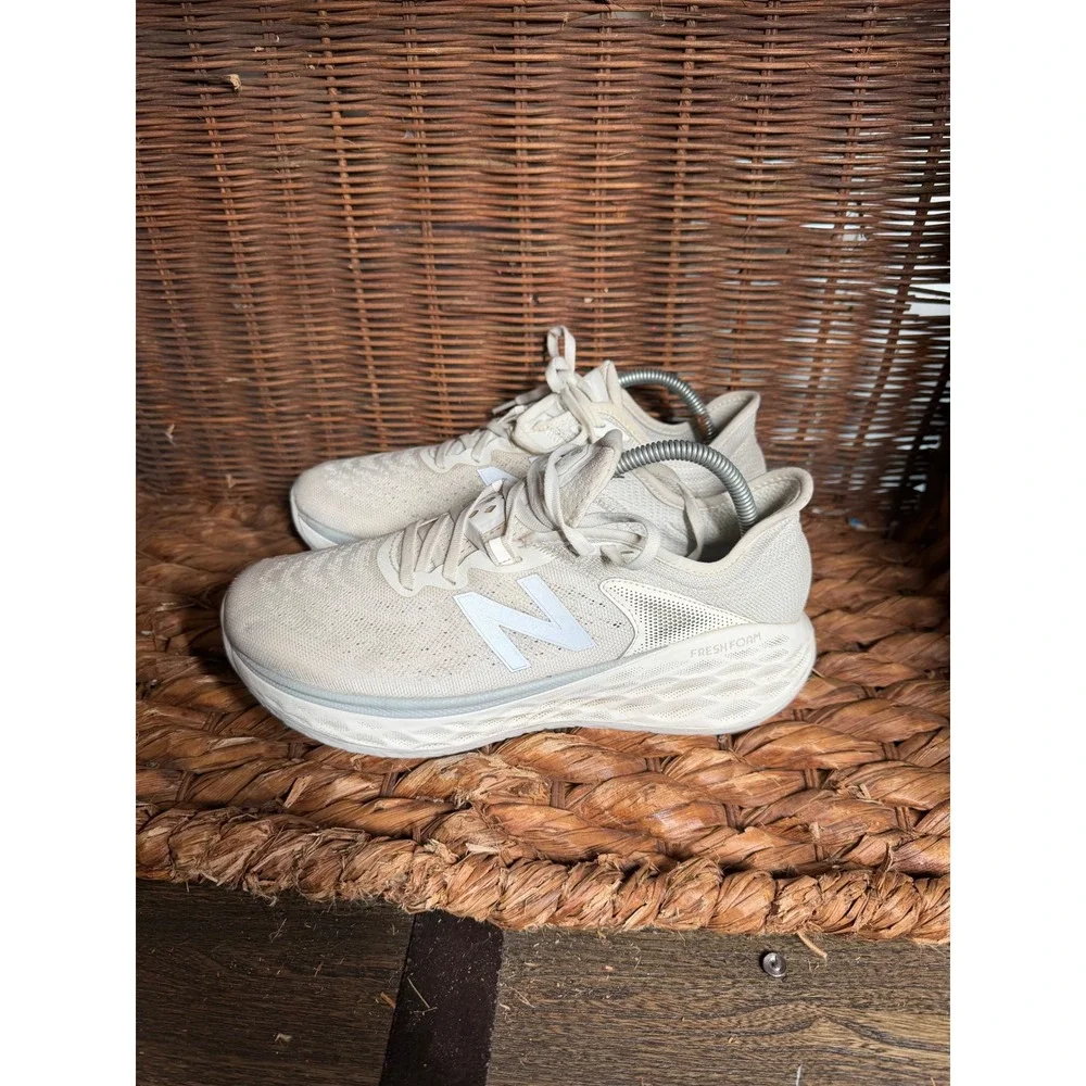 New Balance Fresh Foam More v3 Womens 10 Running Shoes Cream White WMORBK3